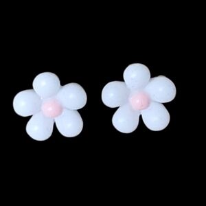 White Flowers with Pink Center Earrings